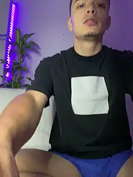 Snapshot of danny_42027 chatting on 03/01/25, 05:31 danny 42027 online show from 03/01/25, 05:31