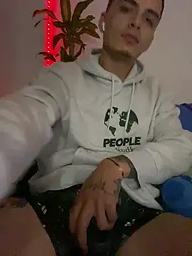 Snapshot of danny_42027 chatting on 03/09/25, 07:56 danny 42027 online show from 03/09/25, 07:56