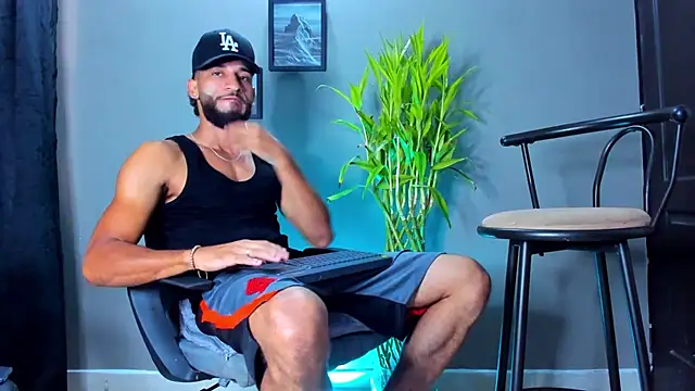 Snapshot of Damian_022 chatting on 03/16/26, 12:31 Damian 022 online show from 03/16/26, 12:31