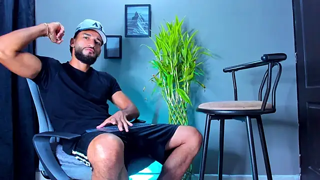 Snapshot of Damian_022 chatting on 03/29/26, 03:01 Damian 022 online show from 03/29/26, 03:01