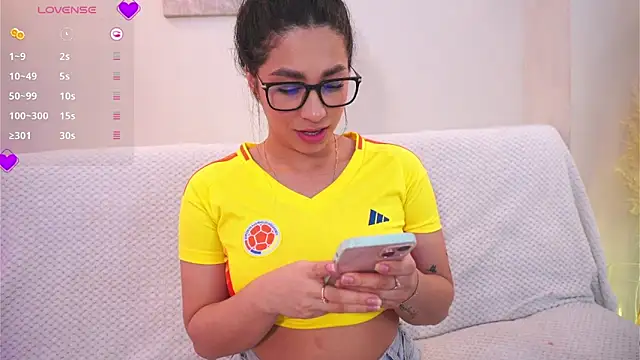 Snapshot of amelie_leigh chatting on 09/10/25, 03:39 amelie leigh online show from 09/10/25, 03:39