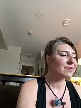 sophielove888 online show from 03/04/25, 10:16