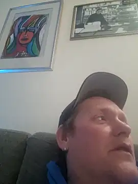 Snapshot of everyoneneeds chatting on 02/15/25, 02:33 everyoneneeds online show from 02/15/25, 02:33