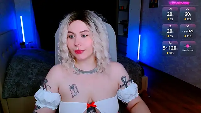 Blueberry-baby online show from 11/23/25, 06:08