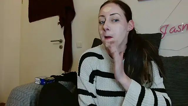 Jasmin-White online show from 04/29/26, 07:09