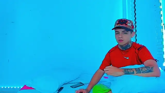 HOT boy2025 online show from 02/02/25, 09:45