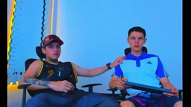 HOT boy2025 online show from 11/30/25, 05:06