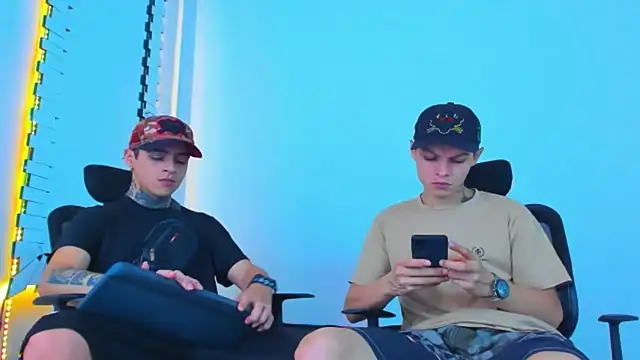 HOT boy2025 online show from 12/18/25, 11:11