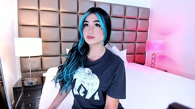 AnnyHizzle online show from 02/02/25, 09:34