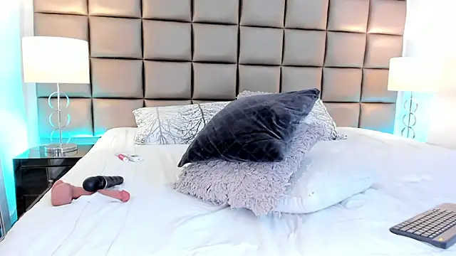 AnnyHizzle online show from 02/22/25, 12:27