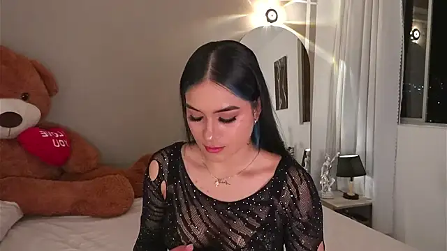 AnnyHizzle online show from 11/13/25, 01:37