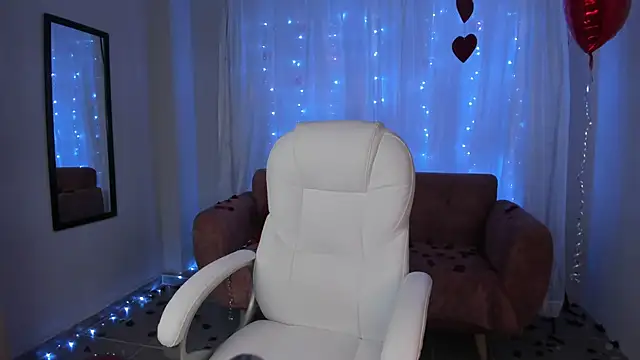 Snapshot of Alice23jones chatting on 02/15/25, 02:04 Alice23jones online show from 02/15/25, 02:04