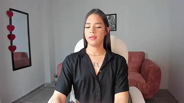 Snapshot of Alice23jones chatting on 03/08/25, 06:47 Alice23jones online show from 03/08/25, 06:47