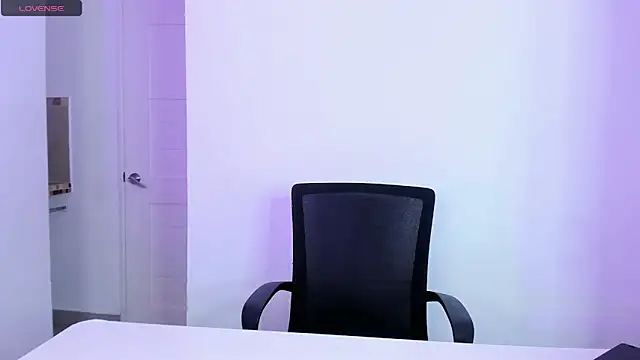 Dapnne  online show from 01/26/25, 09:29