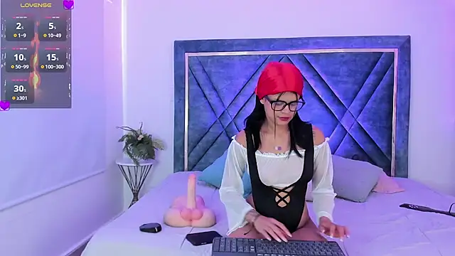 Dapnne  online show from 01/29/25, 09:07