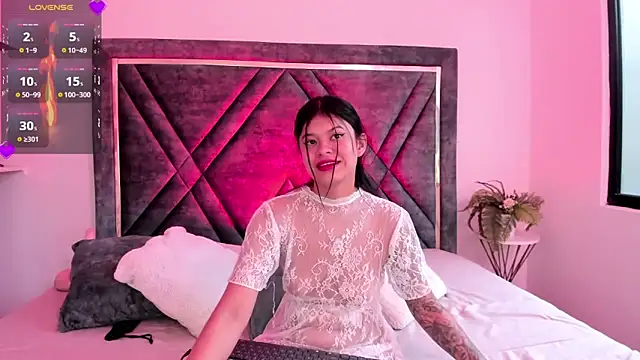 Dapnne  online show from 02/19/25, 12:11