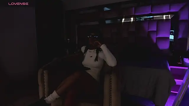 Dapnne  online show from 09/25/25, 01:15