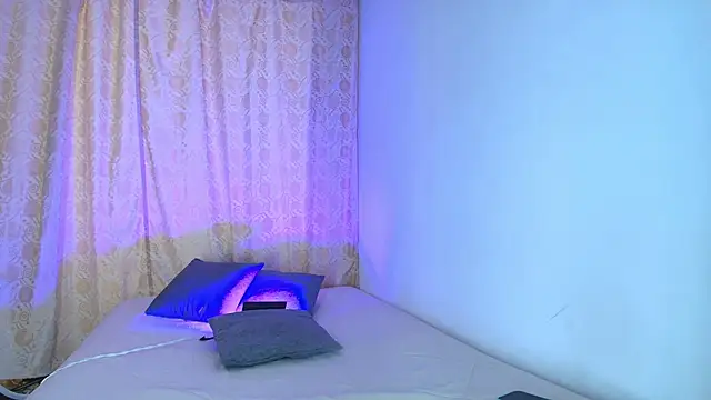 Snapshot of Tinny_and_Candy chatting on 04/13/26, 07:08 Tinny and Candy online show from 04/13/26, 07:08