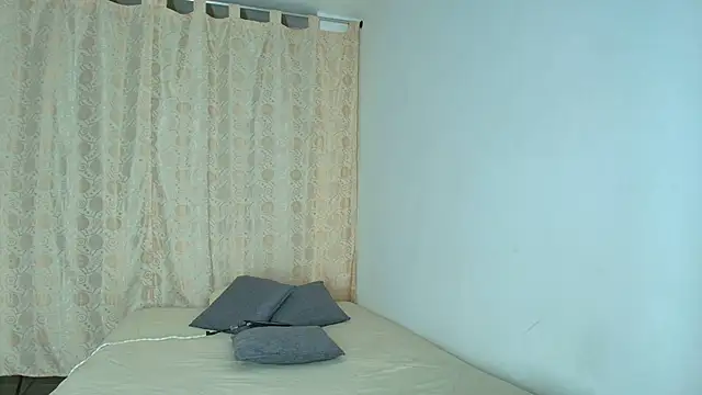 Snapshot of Tinny_and_Candy chatting on 04/28/26, 11:21 Tinny and Candy online show from 04/28/26, 11:21