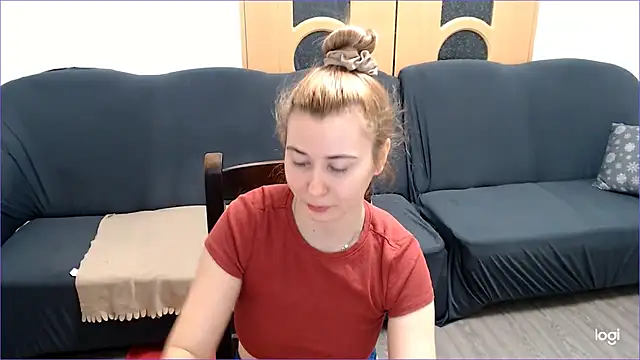 Snapshot of VioletaFlower7 chatting on 01/12/25, 10:34 VioletaFlower7 online show from 01/12/25, 10:34