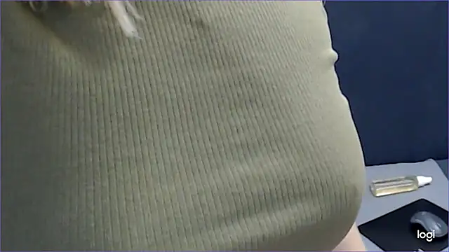 Snapshot of VioletaFlower7 chatting on 02/07/25, 06:24 VioletaFlower7 online show from 02/07/25, 06:24