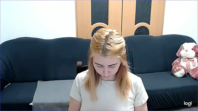 Snapshot of VioletaFlower7 chatting on 02/08/25, 08:52 VioletaFlower7 online show from 02/08/25, 08:52