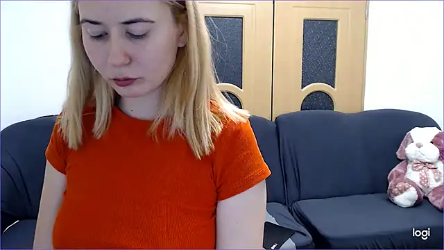 Snapshot of VioletaFlower7 chatting on 02/08/25, 09:15 VioletaFlower7 online show from 02/08/25, 09:15