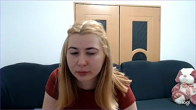 Snapshot of VioletaFlower7 chatting on 02/10/25, 09:04 VioletaFlower7 online show from 02/10/25, 09:04