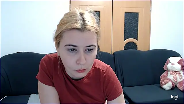 Snapshot of VioletaFlower7 chatting on 02/17/25, 08:26 VioletaFlower7 online show from 02/17/25, 08:26