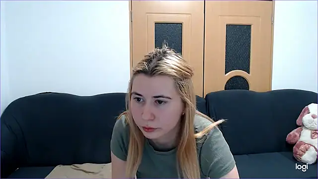 Snapshot of VioletaFlower7 chatting on 03/11/25, 05:24 VioletaFlower7 online show from 03/11/25, 05:24