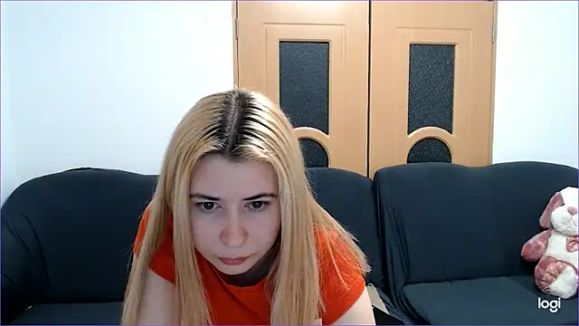 Snapshot of VioletaFlower7 chatting on 03/13/25, 08:59 VioletaFlower7 online show from 03/13/25, 08:59