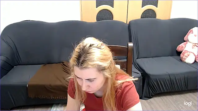 Snapshot of VioletaFlower7 chatting on 03/17/25, 08:09 VioletaFlower7 online show from 03/17/25, 08:09