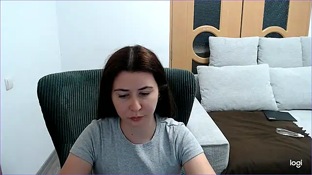 Snapshot of VioletaFlower7 chatting on 10/06/25, 02:36 VioletaFlower7 online show from 10/06/25, 02:36