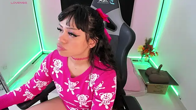 Snapshot of zoesullivan chatting on 12/30/24, 09:48 zoesullivan online show from 12/30/24, 09:48