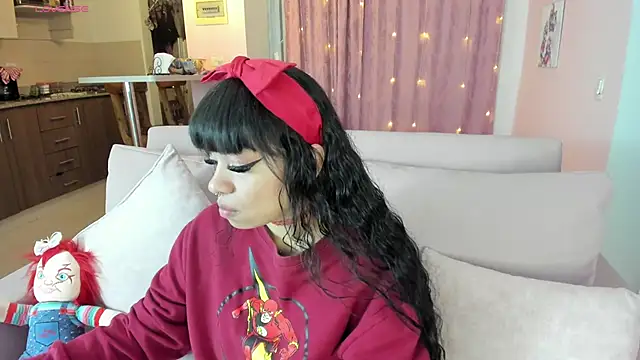 Snapshot of zoesullivan chatting on 01/12/25, 10:02 zoesullivan online show from 01/12/25, 10:02