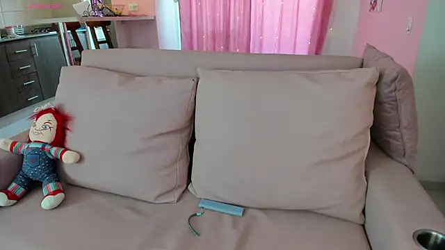 Snapshot of zoesullivan chatting on 01/13/25, 12:24 zoesullivan online show from 01/13/25, 12:24