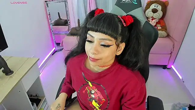 Snapshot of zoesullivan chatting on 01/23/25, 01:02 zoesullivan online show from 01/23/25, 01:02