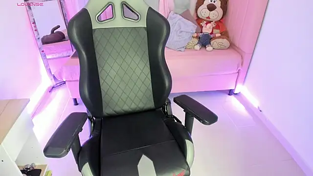 Snapshot of zoesullivan chatting on 01/25/25, 09:26 zoesullivan online show from 01/25/25, 09:26