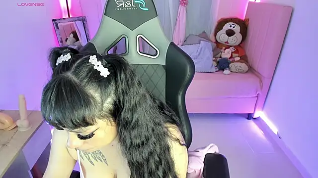 Snapshot of zoesullivan chatting on 02/01/25, 09:43 zoesullivan online show from 02/01/25, 09:43