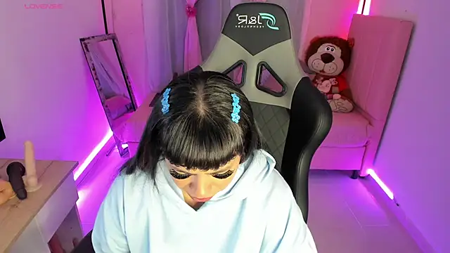 Snapshot of zoesullivan chatting on 02/09/25, 09:26 zoesullivan online show from 02/09/25, 09:26