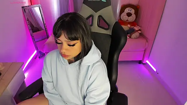 Snapshot of zoesullivan chatting on 02/17/25, 12:38 zoesullivan online show from 02/17/25, 12:38