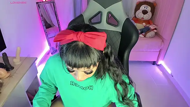 Snapshot of zoesullivan chatting on 02/20/25, 09:55 zoesullivan online show from 02/20/25, 09:55