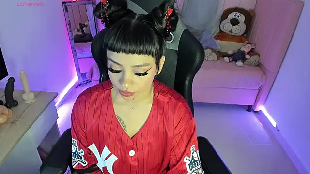 Snapshot of zoesullivan chatting on 02/21/25, 09:56 zoesullivan online show from 02/21/25, 09:56