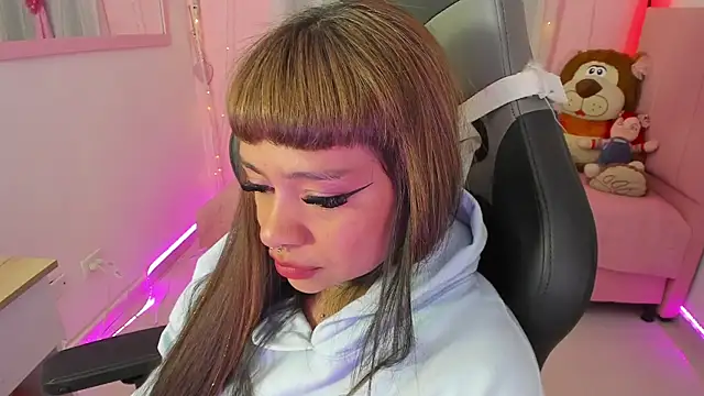 Snapshot of zoesullivan chatting on 09/25/25, 10:30 zoesullivan online show from 09/25/25, 10:30