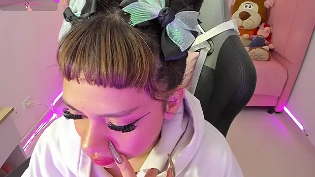 Snapshot of zoesullivan chatting on 09/28/25, 10:42 zoesullivan online show from 09/28/25, 10:42