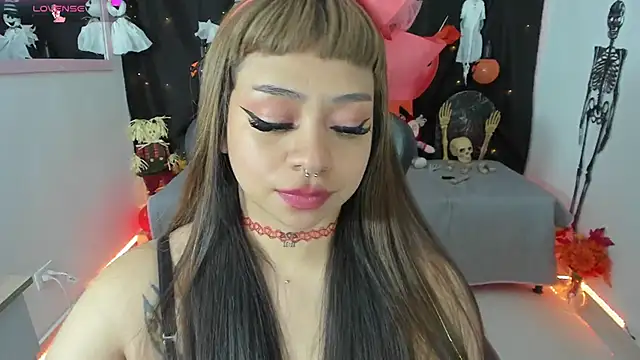 Snapshot of zoesullivan chatting on 10/03/25, 10:45 zoesullivan online show from 10/03/25, 10:45