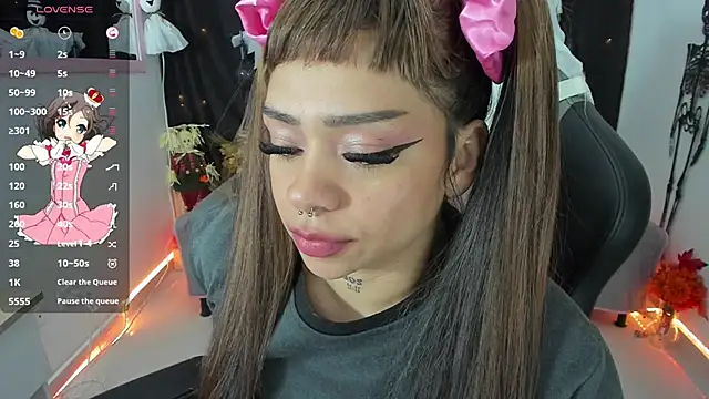 Snapshot of zoesullivan chatting on 10/17/25, 09:34 zoesullivan online show from 10/17/25, 09:34