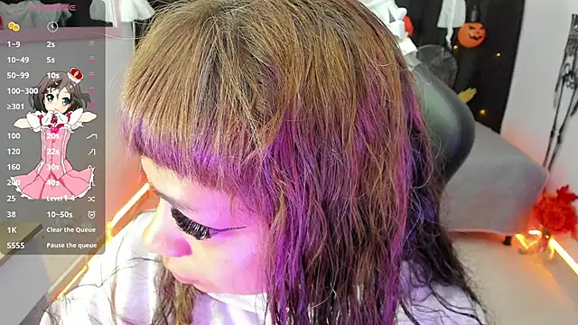 Snapshot of zoesullivan chatting on 10/18/25, 10:05 zoesullivan online show from 10/18/25, 10:05