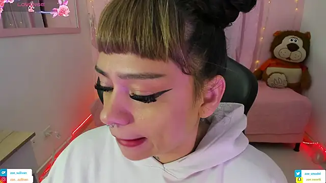 Snapshot of zoesullivan chatting on 11/07/25, 09:53 zoesullivan online show from 11/07/25, 09:53