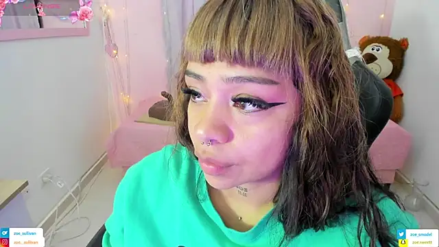 Snapshot of zoesullivan chatting on 11/08/25, 09:53 zoesullivan online show from 11/08/25, 09:53